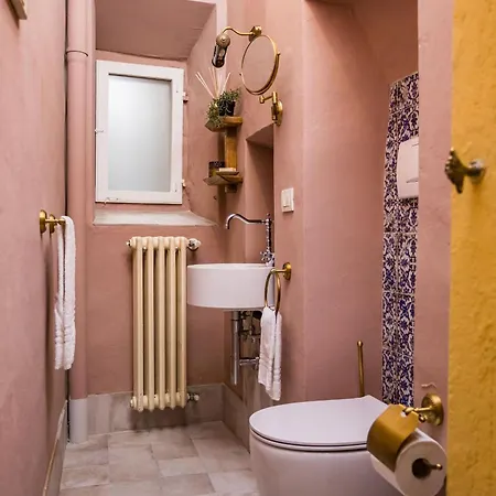 Rose's Palace * Cortona