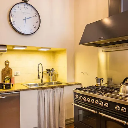 Rose's Palace Apartman *