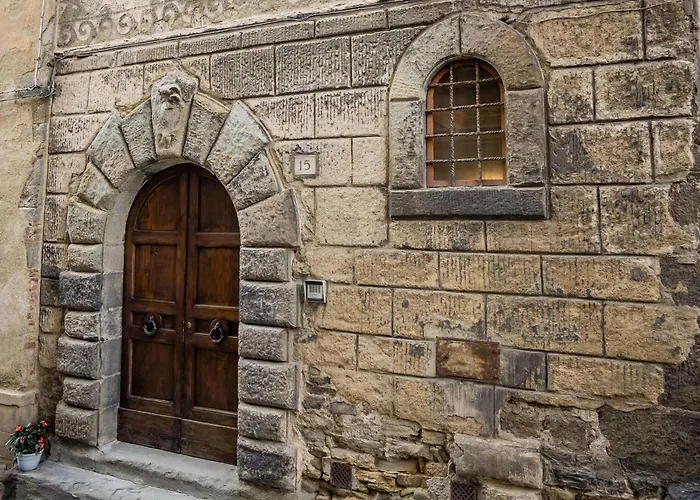 Rose's Palace * Cortona