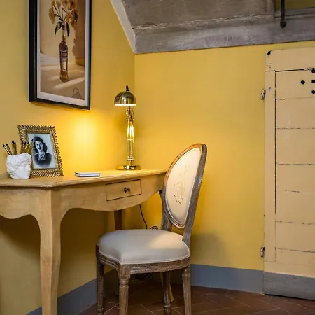 Rose's Palace * Cortona