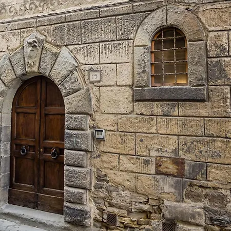 Rose's Palace * Cortona